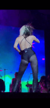 Miley Cyrus Making Her Cheeks Jiggle At Her Beautiful Performance
