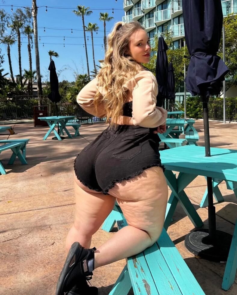 Trending Butt Cheeks BIG WOMEN FASHION OUTFITS 😍👙