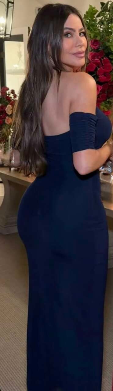 Sofia Vergara’s Beautiful Butt Cheeks In A Beautiful Dress