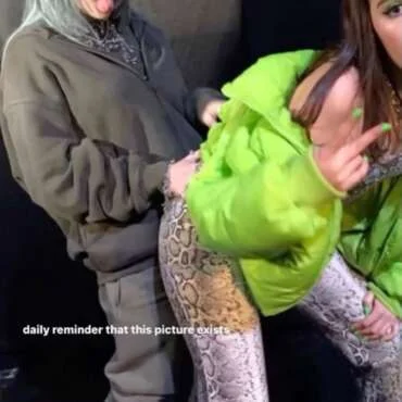 Viral Cheeks = #Billie #Eilish
