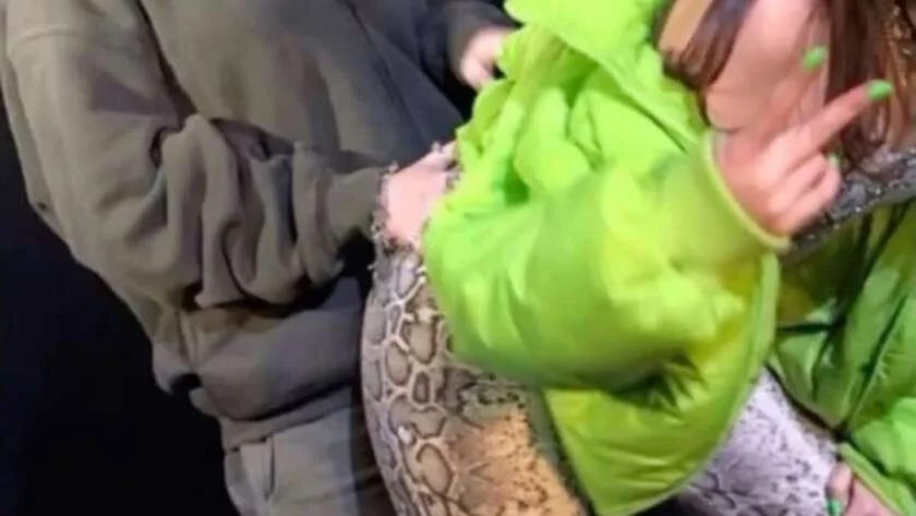 Viral Cheeks = #Billie #Eilish