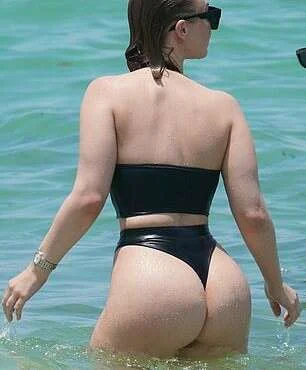 Viral Cheeks = #Bikini #designer #Bianca #Elouise #flaunts #curves #bikini