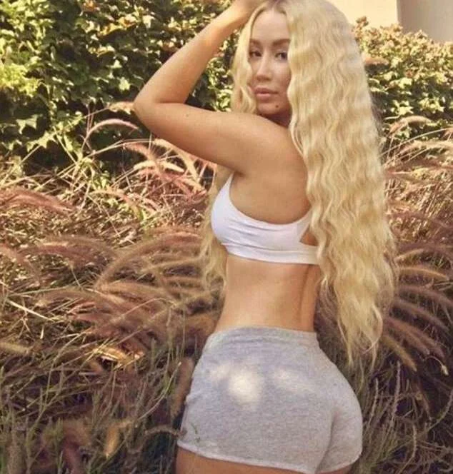Viral Cheeks = #Iggy #Azalea #flaunts #derriere #crop #top #shorts